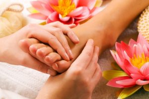 Thai-Massage-foot_massage4